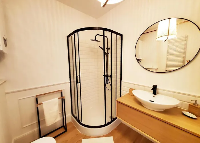 Centrum Stylowy 아파트 *